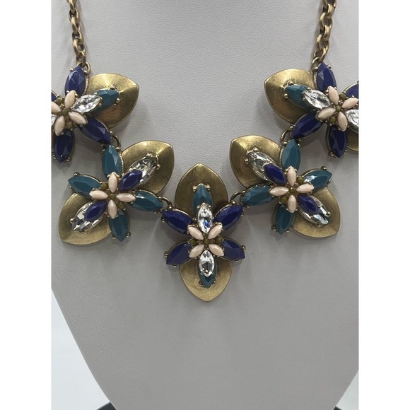 J. CREW Blue Peach Clear
Iridescent Rhinestone Gold Tone Statement Necklace - Picture 2 of 13